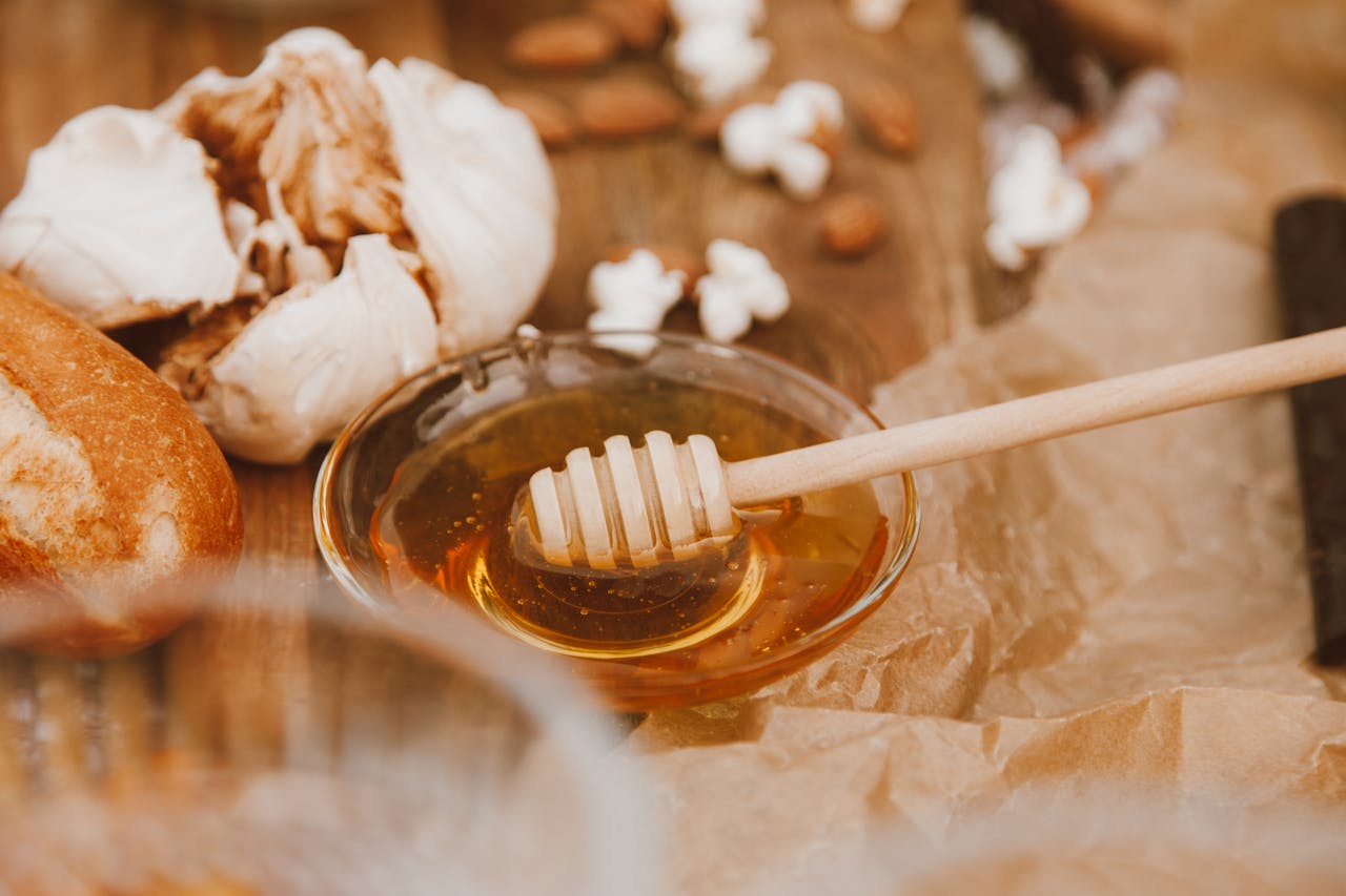10 Creative Ways to Use Honey in Cooking, Drinks & Desserts